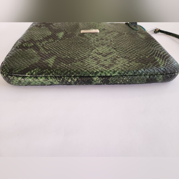 Cross body/ iPad case by Rebecca Minkoff , green, snakeskin embossed - Picture 5 of 5